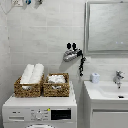 R&e Apartment *